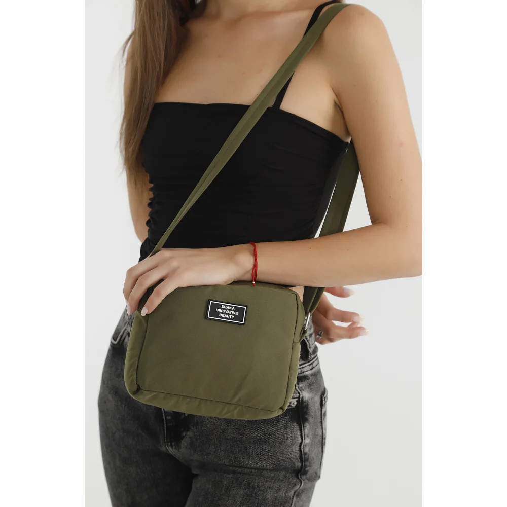Shaka mini τσάντα χιαστί μονής θήκης Χακί Shaka mini τσάντα χιαστί μονής θήκης Χακί