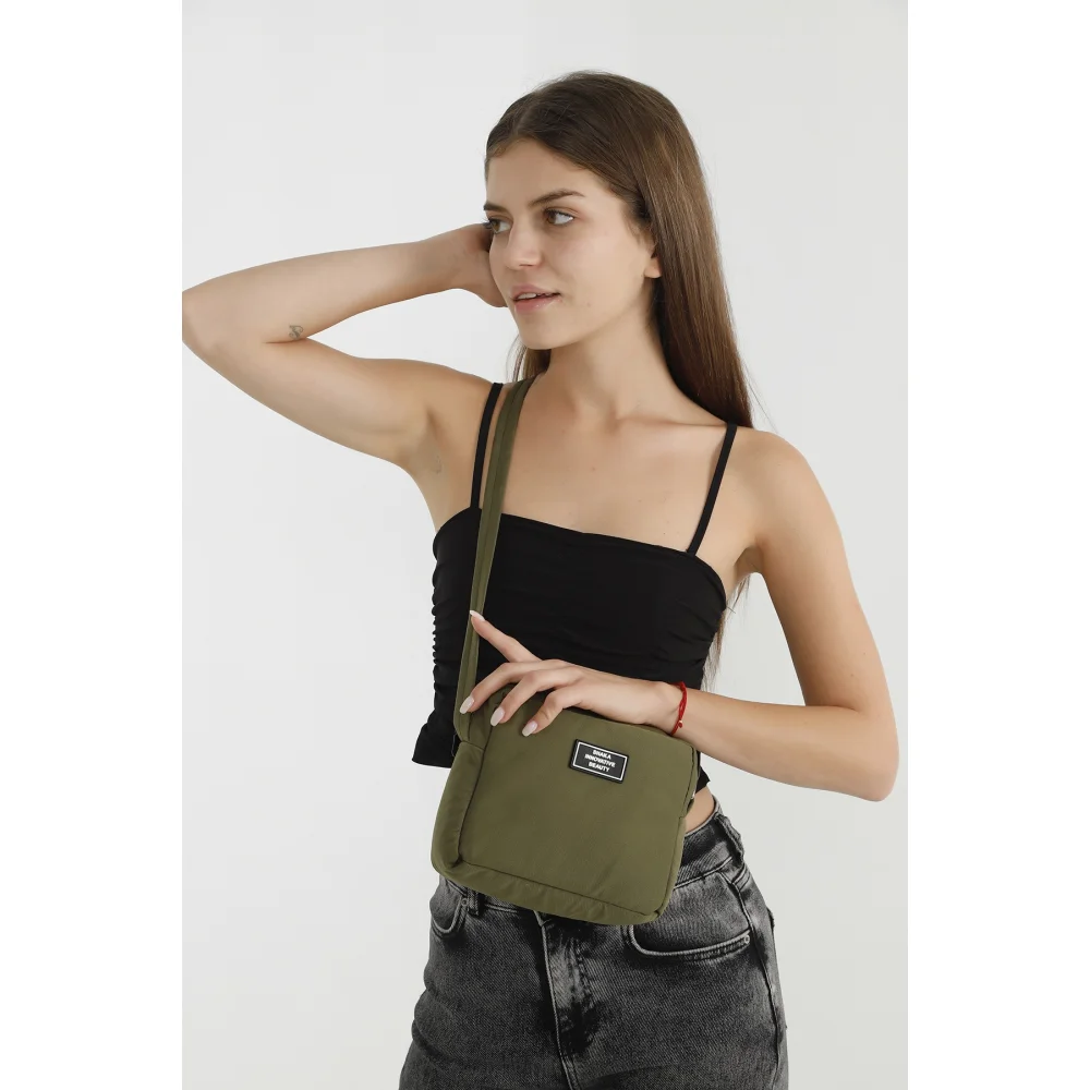 Shaka mini τσάντα χιαστί μονής θήκης Χακί Shaka mini τσάντα χιαστί μονής θήκης Χακί