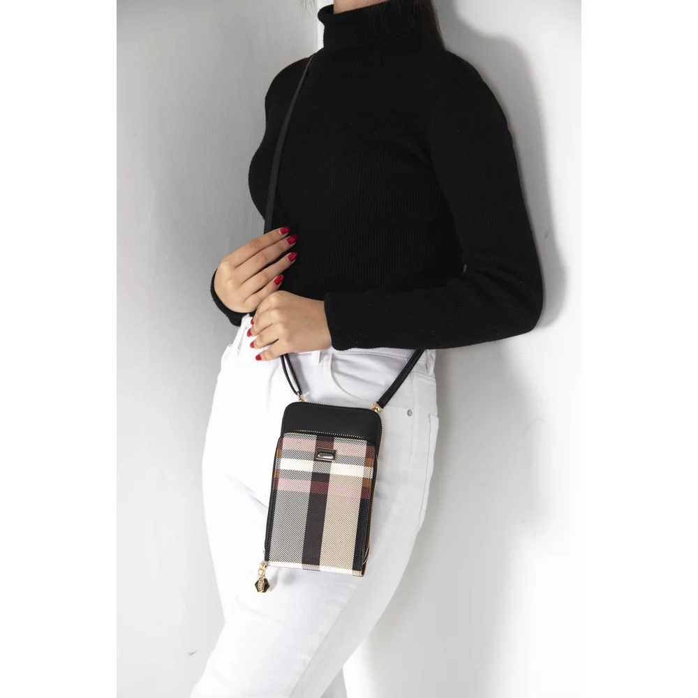 Silver Polo Μαύρο Γυναικείο Πορτοφόλι & Θήκη Κάρτας/Τηλεφώνου με μοτίβο καρό Silver Polo Μαύρο Γυναικείο Πορτοφόλι & Θήκη Κάρτας/Τηλεφώνου με μοτίβο καρό